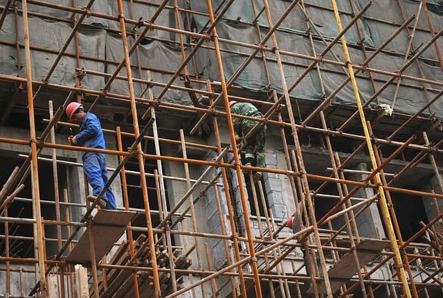 Échafaudage de chantier : RCMO et décennale du maître d'ouvrage